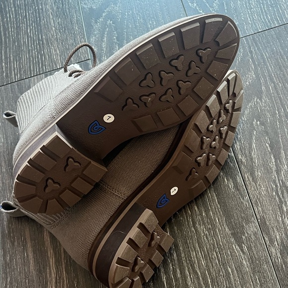 Rothy’s: The Cozy Laces Lug Boots - Picture 4 of 4